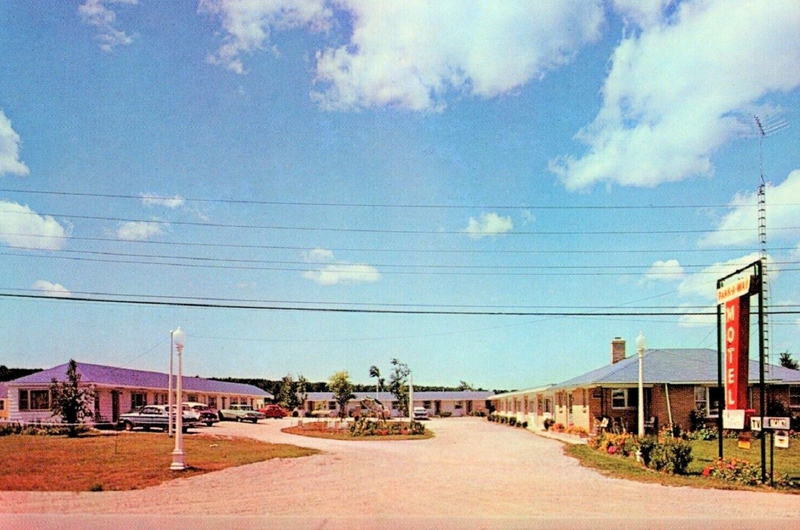 Park-A-Way Motel - Old Postcard (newer photo)